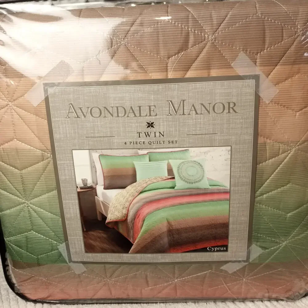 CYPRUS Avondale Manor Twin 4 Piece Quilt Set